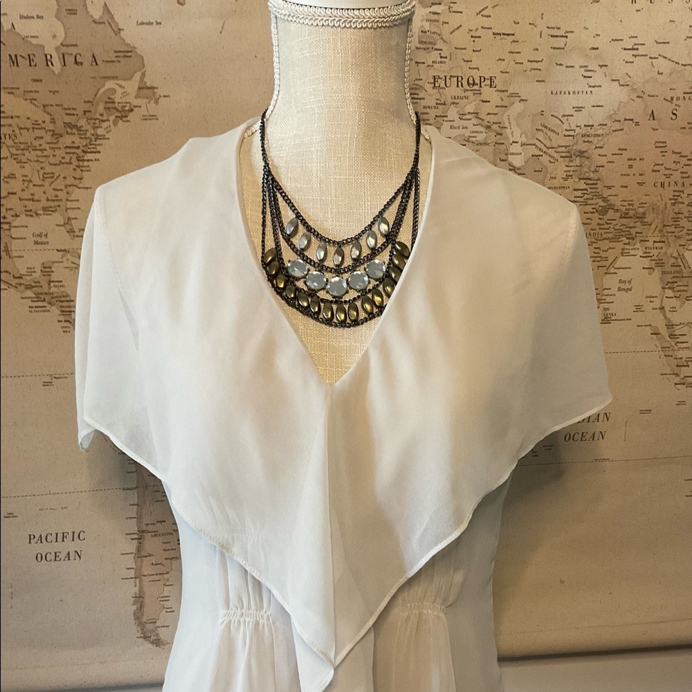 Cabi
Medium
Whisper Blouse
Style 814, Cream